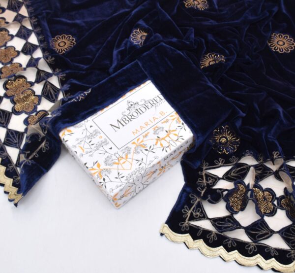 MARIA B. 3PCS Casual Winter Collection MARIA B. 3PCS Casual Winter Collection