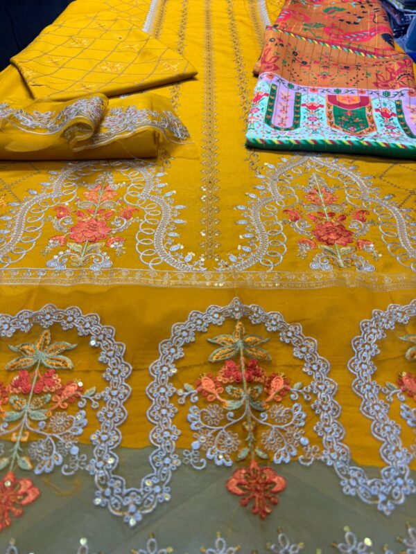 MARIA B. 3Pcs Casual Winter Collection MARIA B. 3Pcs Casual Winter Collection