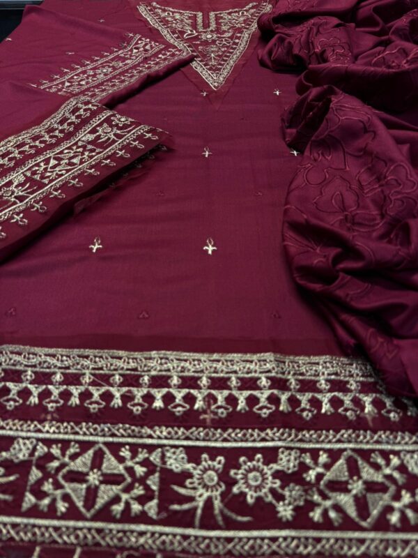 QALAMQAR 3Pcs Casual Winter Collection QALAMQAR 3Pcs Casual Winter Collection