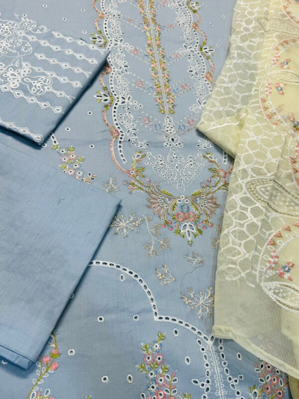 QALAMQAR 3Pcs Casual Winter Collection QALAMQAR 3Pcs Casual Winter Collection