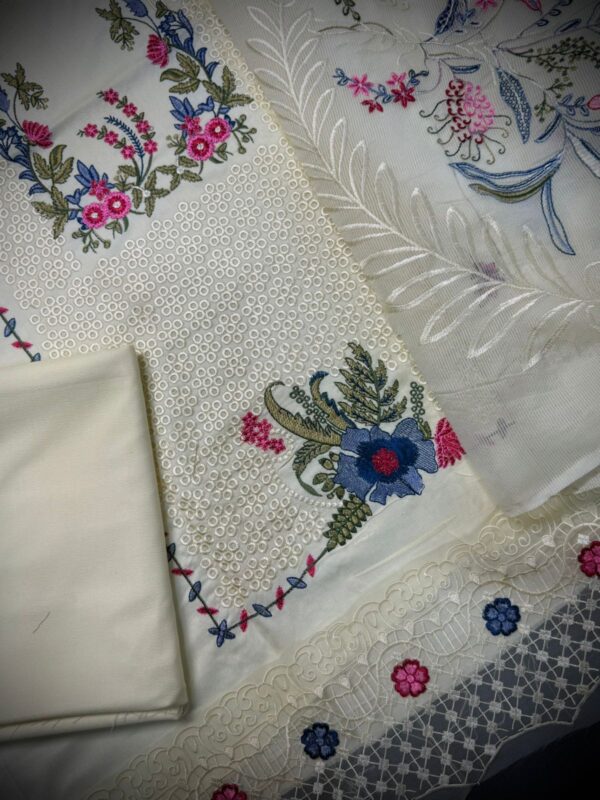 QALAMQAR 3Pcs Casual Winter Collection QALAMQAR 3Pcs Casual Winter Collection