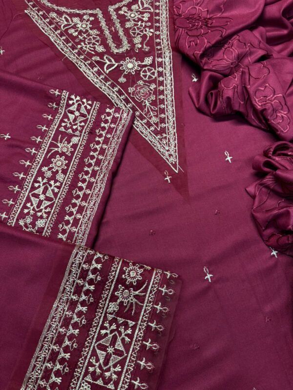 QALAMQAR 3Pcs Casual Winter Collection QALAMQAR 3Pcs Casual Winter Collection