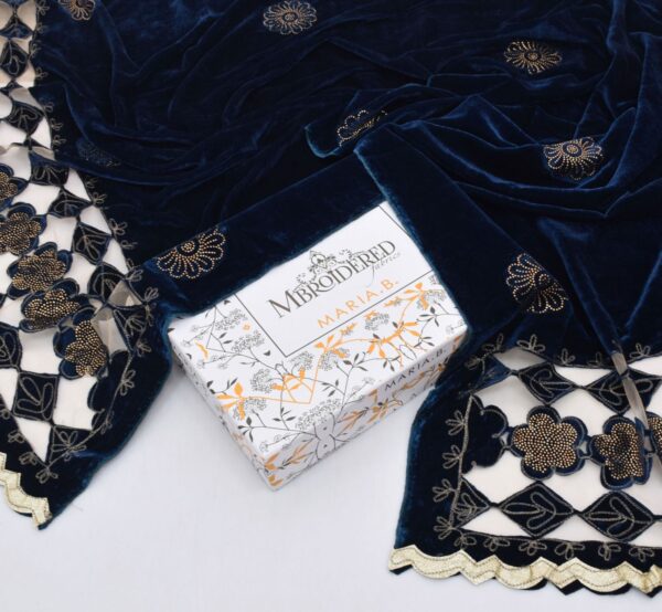 MARIA B. 3PCS Casual Winter Collection MARIA B. 3PCS Casual Winter Collection