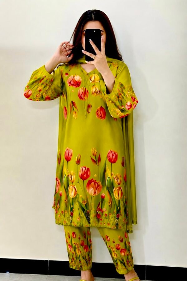 ZEEN Printed Lawn 3-Piece Collection ZEEN Printed Lawn 3-Piece Collection